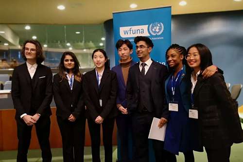 �ڱ����Ϲ���ѧУ��һ��ѧ����Ҫ������Ǯ��