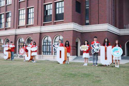 �Ϻ��ֶ������ʸ����ļҿγ���ϵ�ã�